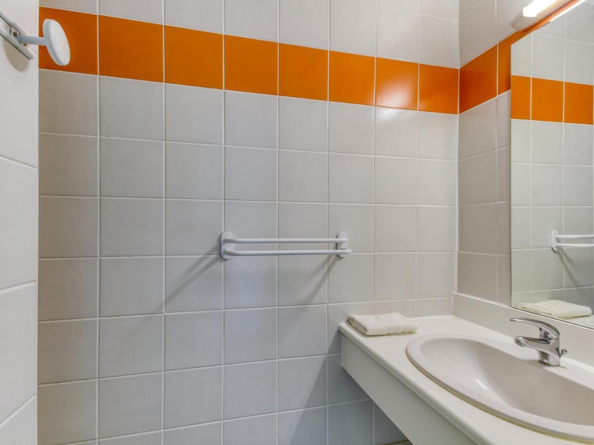 Vacanceole - Le Domaine De Confolant Apartment *